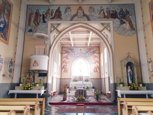 Kostel sv. Josefa Radslavice / Interiér