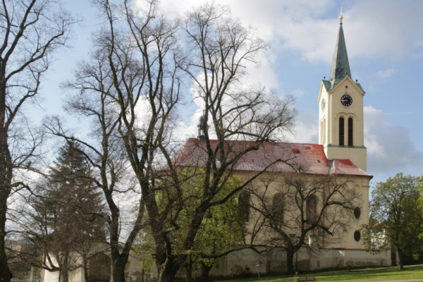 Mníšek pod Brdy, kostel sv. Václava.jpg