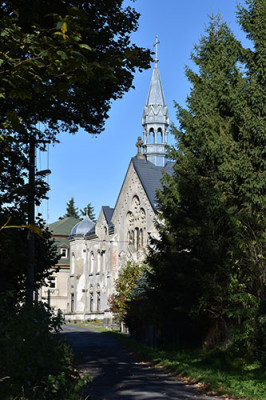 Kaple Nejsvětějšího Srdce Ježíšova / Klášter sv. Karla Boromejského v Jiříkově s kaplí Nejsvětějšího Srdce Ježíšova