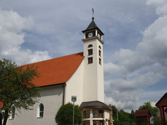 Valašská Polanka, kostel sv. Jana Křtitele / Valašská Polanka, kostel sv. Jana Křtitele