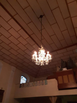 Renovovaný křišťálový lustr / Autor fotografie: Šárka Kurková