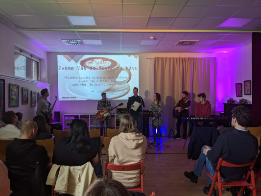 Průběh bohoslužby RESTART / Autor fotografie: Lukáš Križko