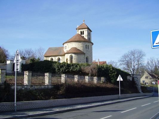 Praha - Přední Kopanina, kostel sv. Máří Magdalény / Autor fotografie: obrázek httpcs.wikipedia.orgwikiSouborP%C5%99edn%C