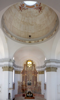 Interiér kostela pod monumentální kupolí / Autor fotografie: foto Daniel Stráník