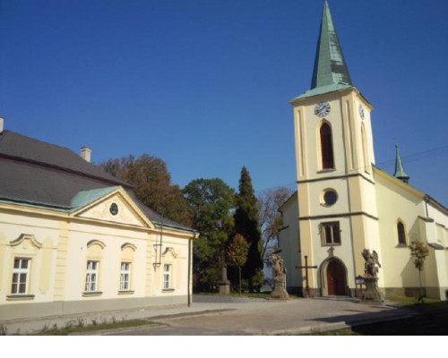 Horní Jelení, kostel Nejsvětější Trojice