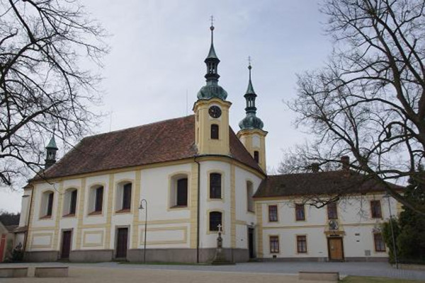 Opočno, kostel Nejsvětější Trojice