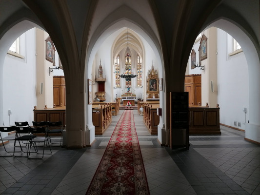 Kralupy nad Vltavou, kostel Nanebevzetí Panny Mari / interier kostela