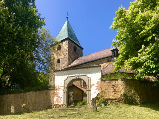 Bezvěrov-Dolní Jamné, kostel sv. Petra a Pavla